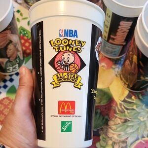 McDonald's Looney Tunes All-Star Showdown Cup - Multicolor
